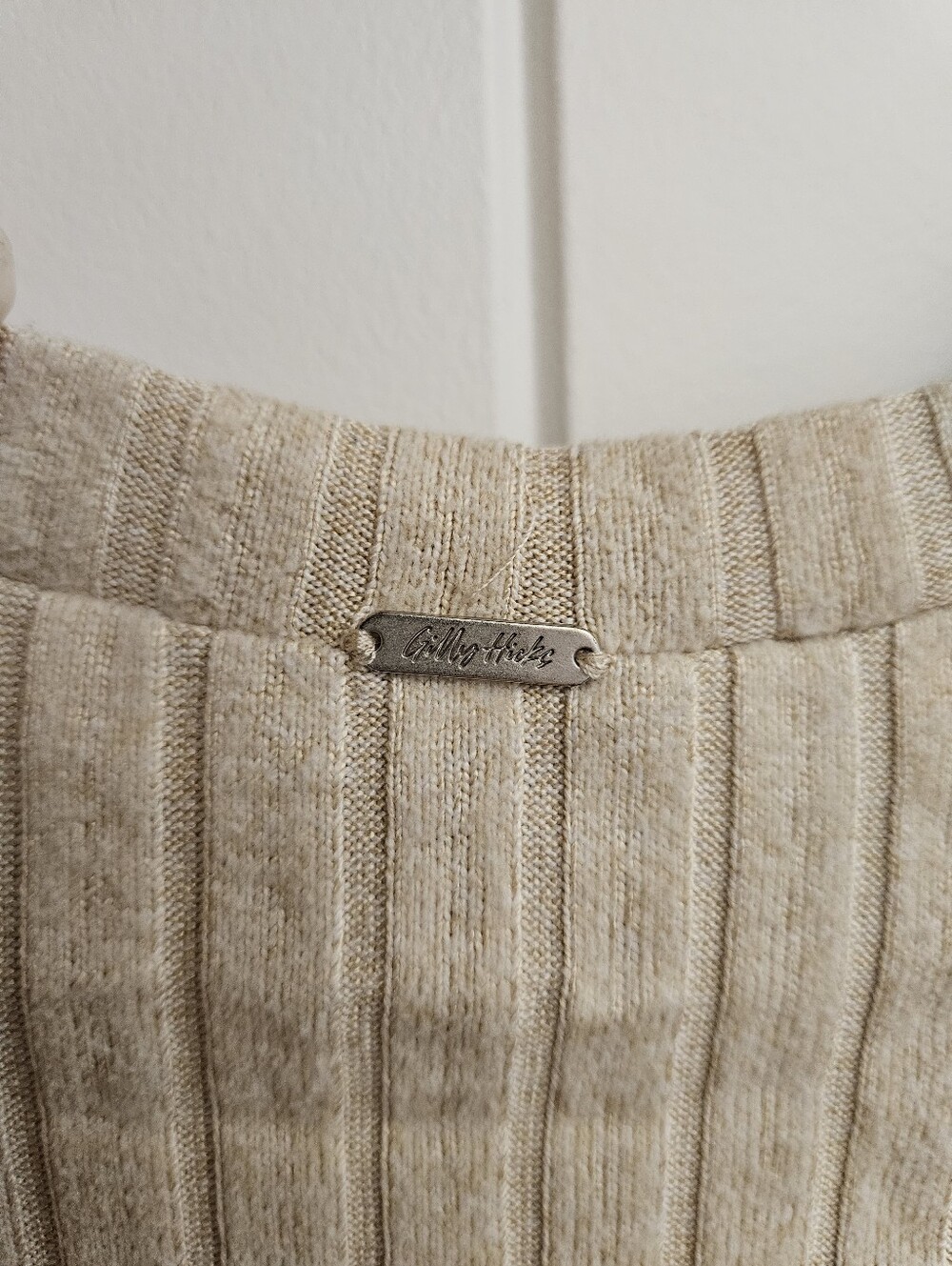 Gilly Hicks Ribbed Cropped Cream Sweatshirt - Picture 4 of 8